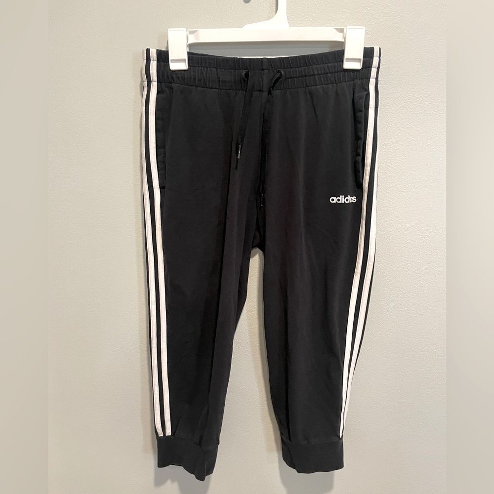 Adidas Women’s Black 3-Stripe High Waistee 3/4 Pant Size Medium